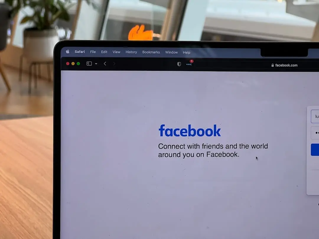 Så tar du tillbaka kontrollen efter kapning på Facebook illustration
